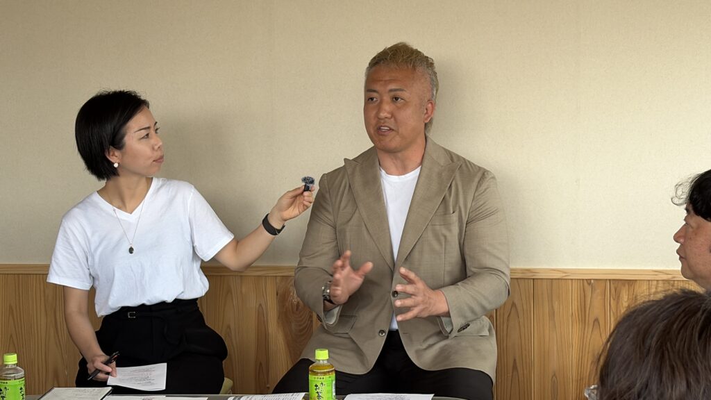 鈴木桂治氏による「AI時代を生き抜く子育て」講談を実施しました。